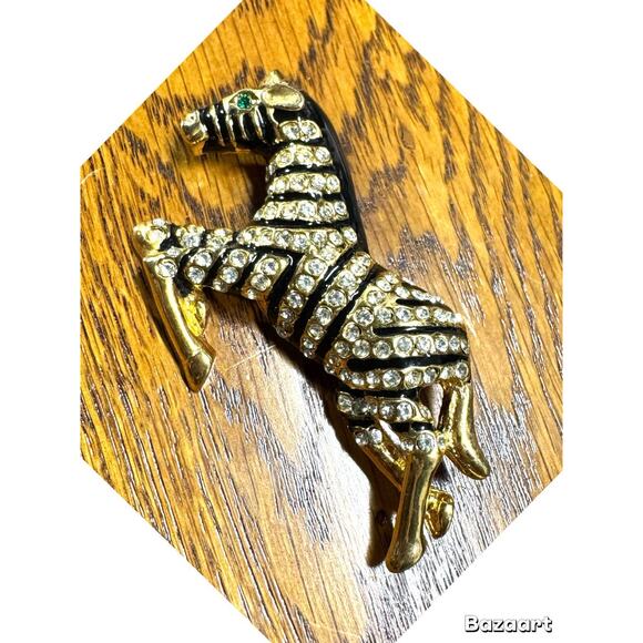 Vintage Zebra Brooch Gold Tone w/ Crystal Clear Rhinestones Figural Unsigned 2.5 - Picture 1 of 4